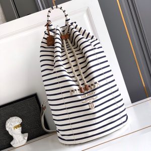 プラダ バッグ ナイロン