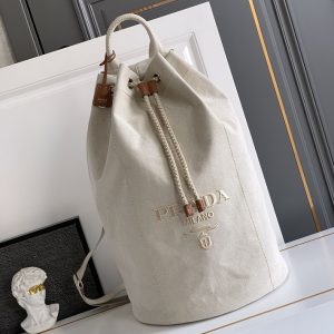 プラダ 旅行バッグ レディース