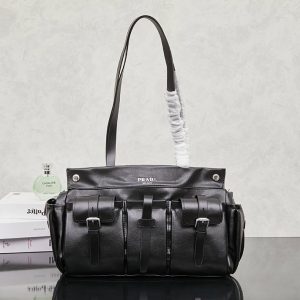 プラダ トートバッグ 大きめ