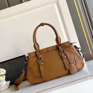 プラダ トートバッグ 大きめ