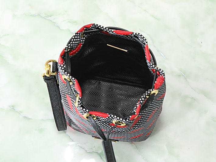 プラダ バッグ レディース PRADA プリントRe-Nylon ポーチ ブラック 1NS369_2HFL_F0002 プラダ ポーチ アウトレット 値段 - 画像 (5)