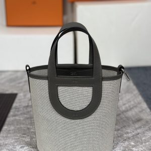 エルメス インザ ループ 定価