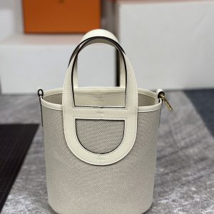 エルメス インザ ループ 斜めがけ