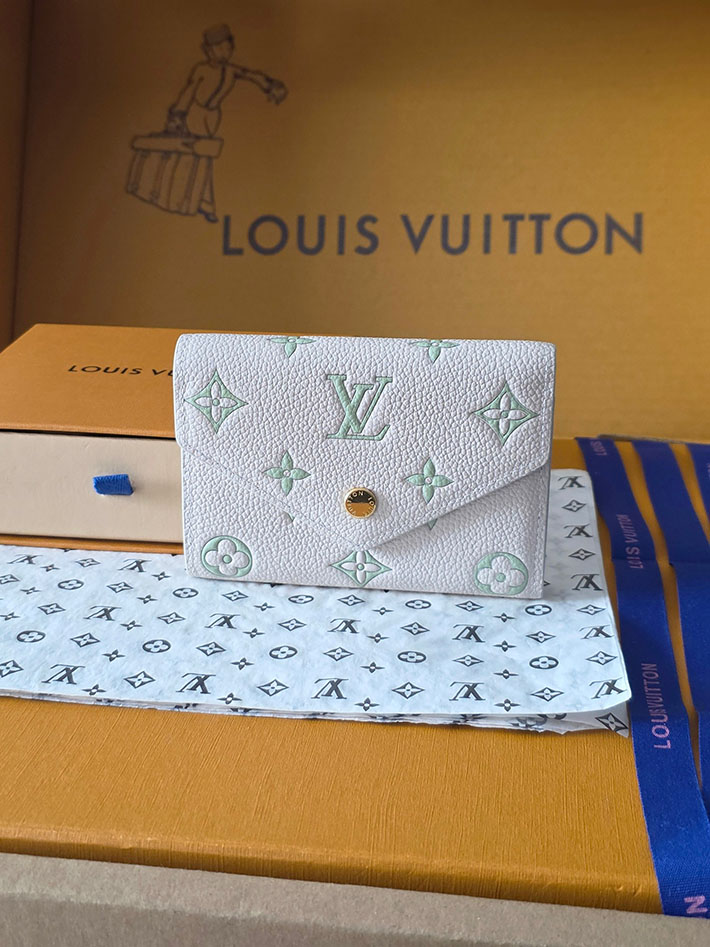 ルイヴィトン 三 つ折り財布 レディース