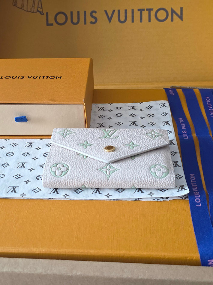 ルイヴィトン販売店舗 財布 レディース LV ポルトフォイユ・ヴィクトリーヌ ミルキーホワイト、グリーン M28249 ルイヴィトン 三 つ折り財布 レディース - 画像 (10)