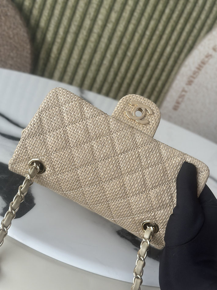シャネル 新作バッグ 2026 CHANEL ミニフラップバッグ ショルダーバッグ ベージュ AS6012 B22809 U6029 シャネル マトラッセ ミニ - 画像 (5)