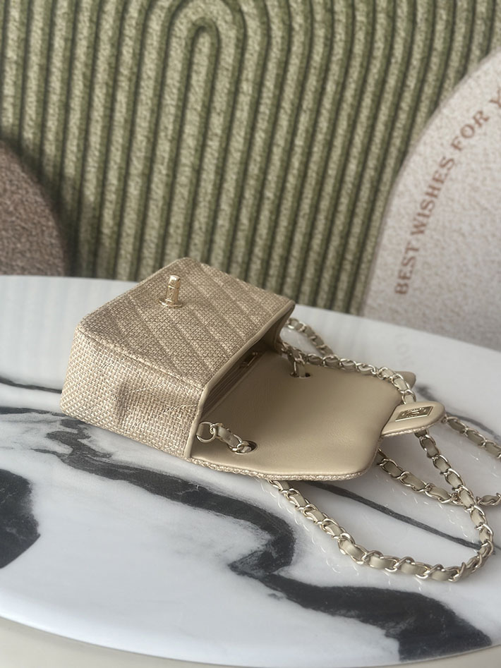 シャネル 新作バッグ 2026 CHANEL ミニフラップバッグ ショルダーバッグ ベージュ AS6012 B22809 U6029 シャネル マトラッセ ミニ - 画像 (4)