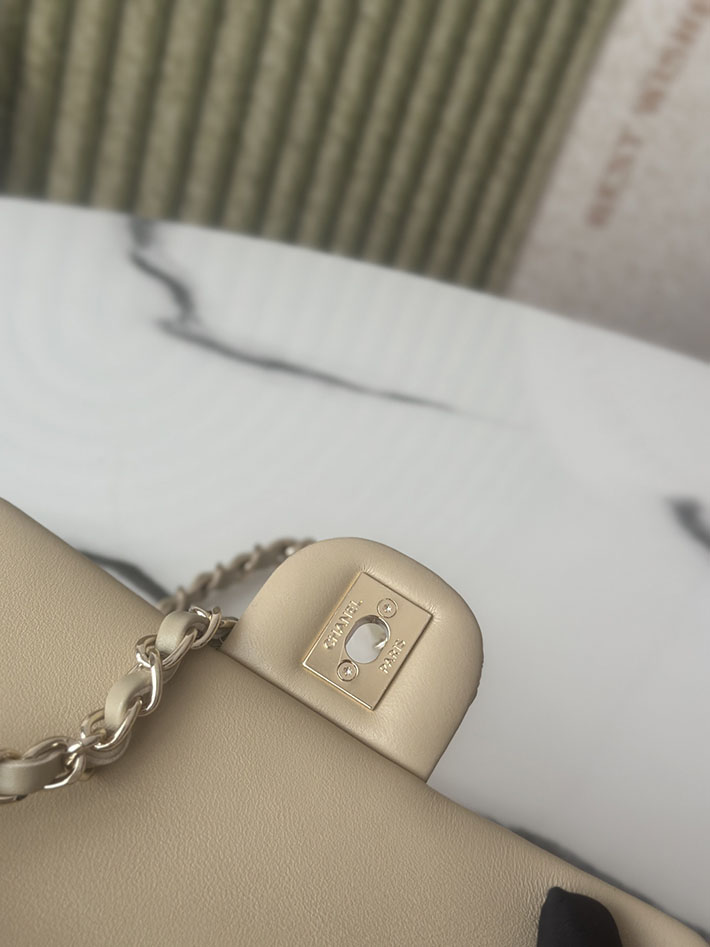 シャネル 新作バッグ 2026 CHANEL ミニフラップバッグ ショルダーバッグ ベージュ AS6012 B22809 U6029 シャネル マトラッセ ミニ - 画像 (3)