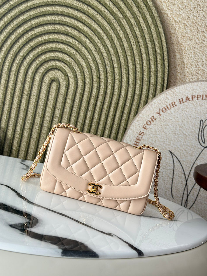 シャネル バッグ 安い順