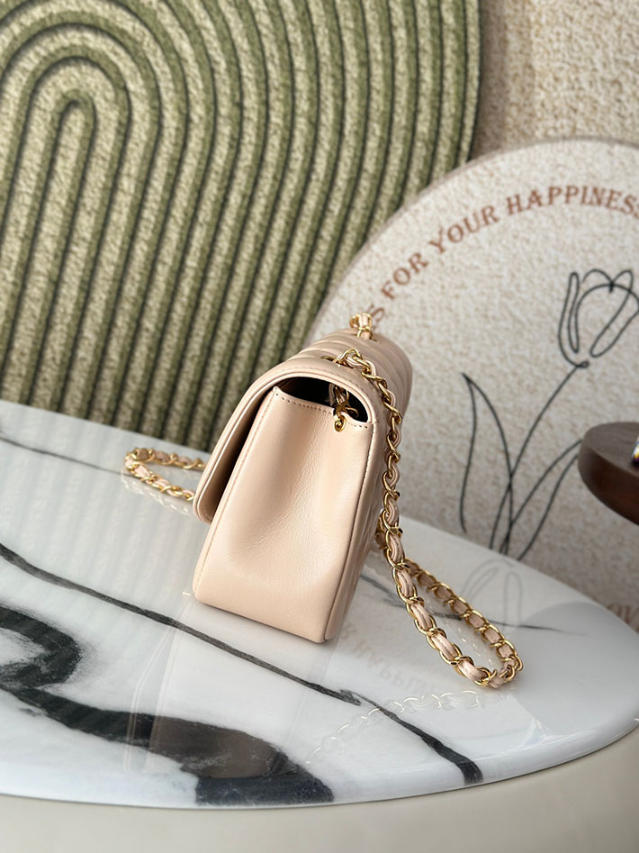 シャネル 新作バッグ 2026 CHANEL マトラッセ ダイアナ チェーンショルダー 22cm ベージュ 2629363 シャネル バッグ 安い順 - 画像 (9)