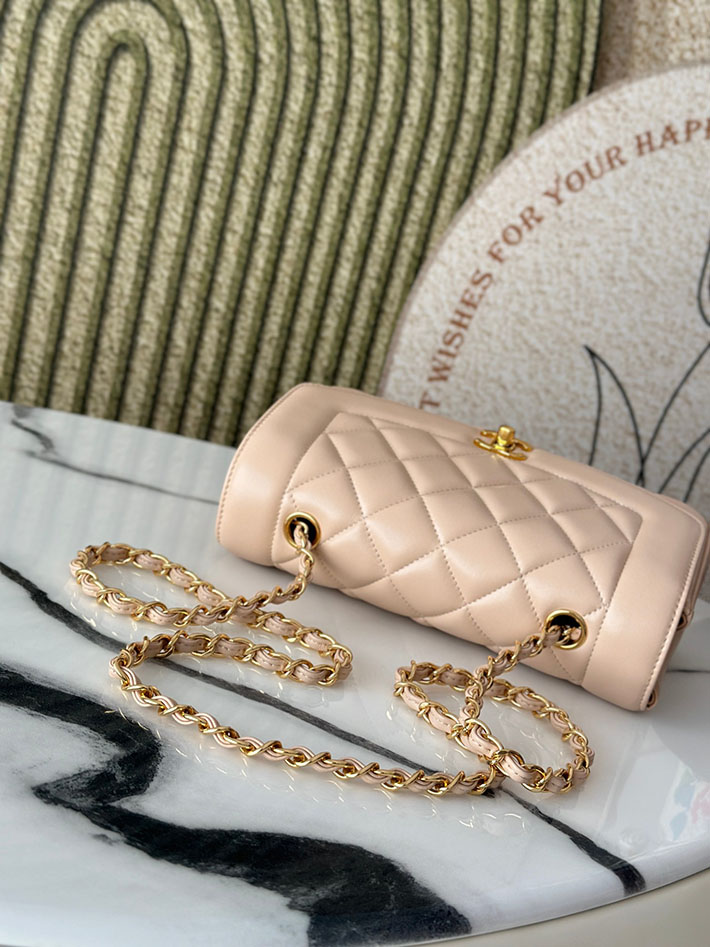 シャネル 新作バッグ 2026 CHANEL マトラッセ ダイアナ チェーンショルダー 22cm ベージュ 2629363 シャネル バッグ 安い順 - 画像 (7)