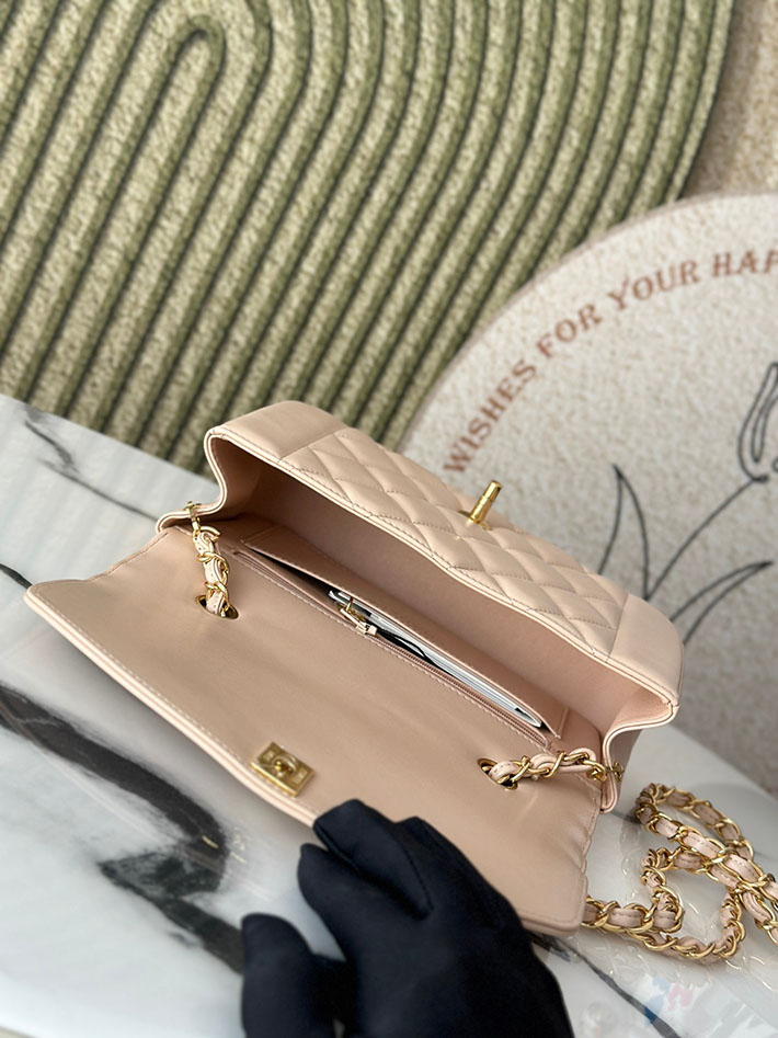 シャネル 新作バッグ 2026 CHANEL マトラッセ ダイアナ チェーンショルダー 22cm ベージュ 2629363 シャネル バッグ 安い順 - 画像 (2)