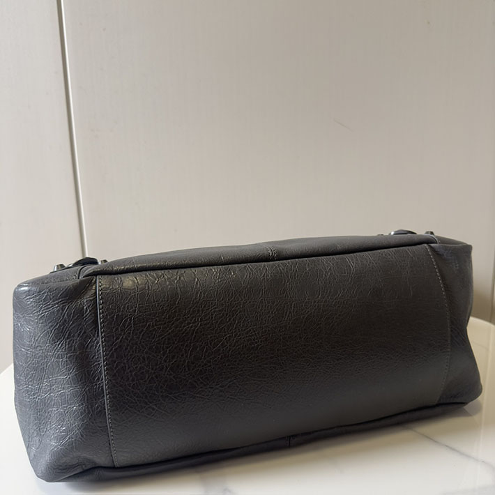 バレンシアガ バッグ 人気 レディース BALENCIAGA Le City Moto Medium leather shoulder bag グレー 2629368 バレンシアガ バッグ 安い - 画像 (6)