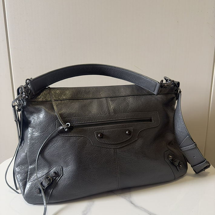 バレンシアガ バッグ 人気 レディース BALENCIAGA Le City Moto Medium leather shoulder bag グレー 2629368 バレンシアガ バッグ 安い - 画像 (5)