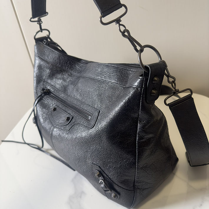 バレンシアガ バッグ 人気 レディース BALENCIAGA Le City Moto Medium leather shoulder bag ブラック 2629369 バレンシアガ風 バッグ - 画像 (7)