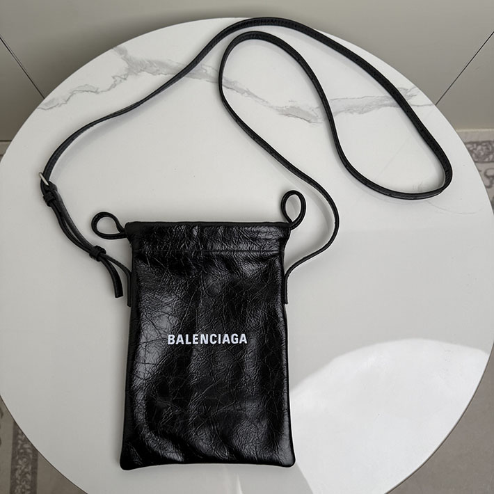 バレンシアガ バッグ ショルダー メンズ