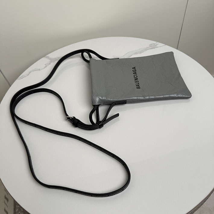 バレンシアガ バッグ 人気 レディース BALENCIAGA Shopper フォンホルダー グレー 8529302ABH61160 バレンシアガ バッグ ショルダー ミニ - 画像 (8)