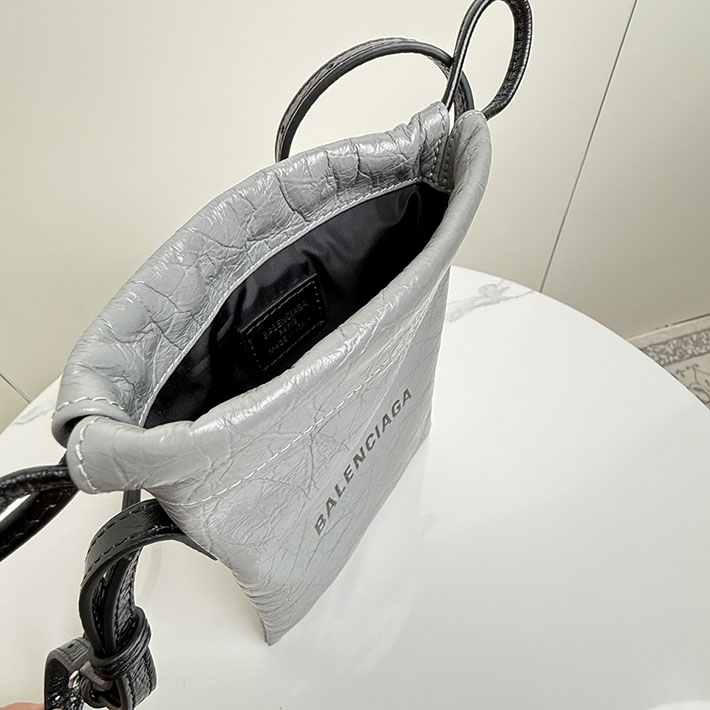 バレンシアガ バッグ 人気 レディース BALENCIAGA Shopper フォンホルダー グレー 8529302ABH61160 バレンシアガ バッグ ショルダー ミニ - 画像 (4)