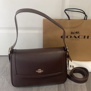 コーチ ショルダーバッグ アウトレット