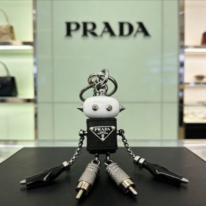 プラダ キーリング アウトレット