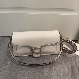 コーチ ショルダーバッグ アウトレット