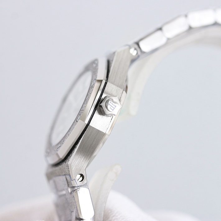 最高級オーデマピゲスーパーコピー AP ロイヤル オーク ミニ フロステッドゴールド クォーツ 67630BC.GG.1312BC.01-B ロイヤル オーク ミニ レディース - 画像 (9)