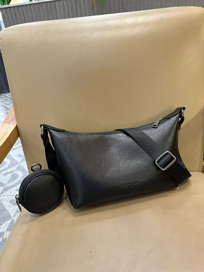 コーチ バッグ 斜 めがけ 人気 メンズ