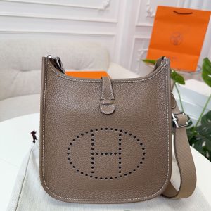 エヴリン 23 定価