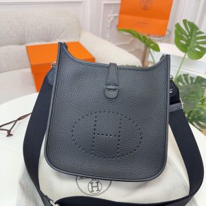 エブリン 23 日本