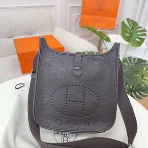 エルメス エヴリン 定価