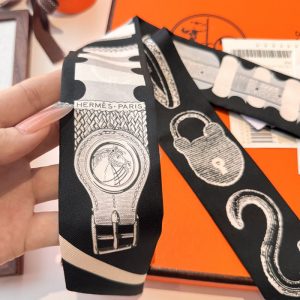 エルメス スカーフ 巻き方