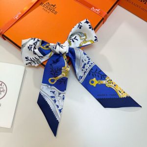 エルメス スカーフ 巻き方