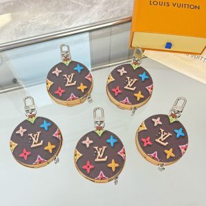ルイヴィトン チャーム 新作