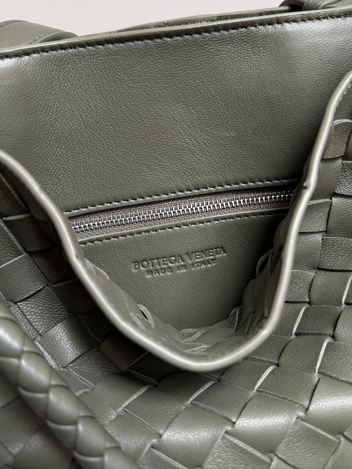 最高級ボッテガスーパーコピー Bottega Veneta Andiamo Bucket Piccola イントレチャート カーフ 2629499 ボッテガ ヴェネタ バッグ アウトレット - 画像 (6)