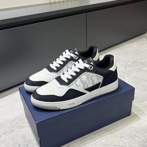 スニーカー メンズ 40代