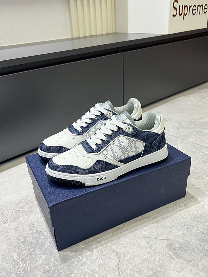 スニーカー メンズ ブランド