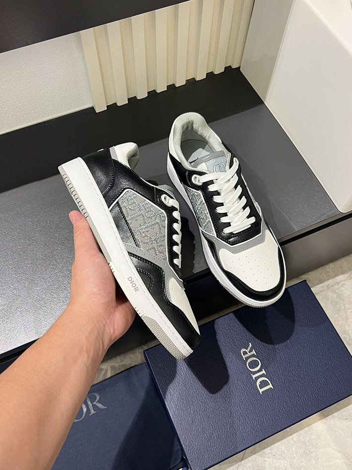 スニーカー メンズ おしゃれ