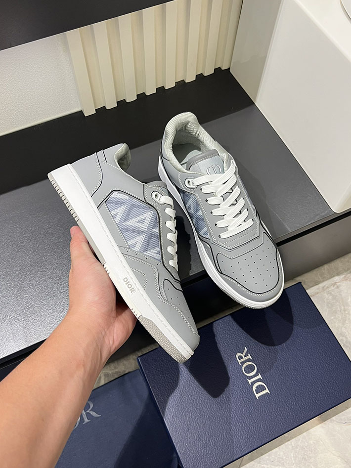 スニーカー メンズ人気