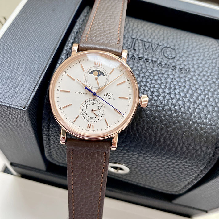 最高級IWCスーパーコピー IWC時計コピー ポートフィノ ハンドワインド ムーンフェイズ 41mm 2629706 IWC ポート フィノ クロノグラフ - 画像 (7)