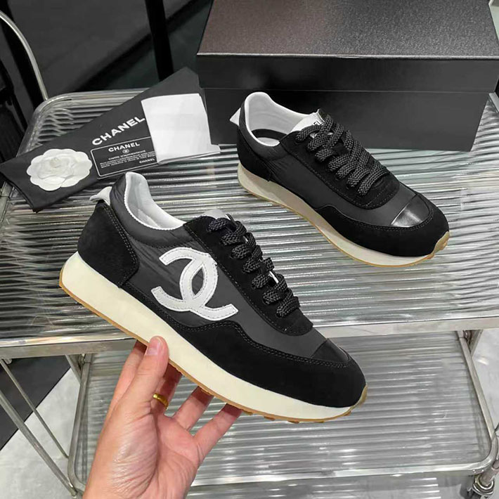 シャネル スニーカー 人気
