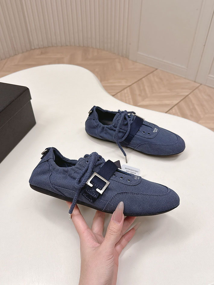 プラダ バレエ シューズ アウトレット