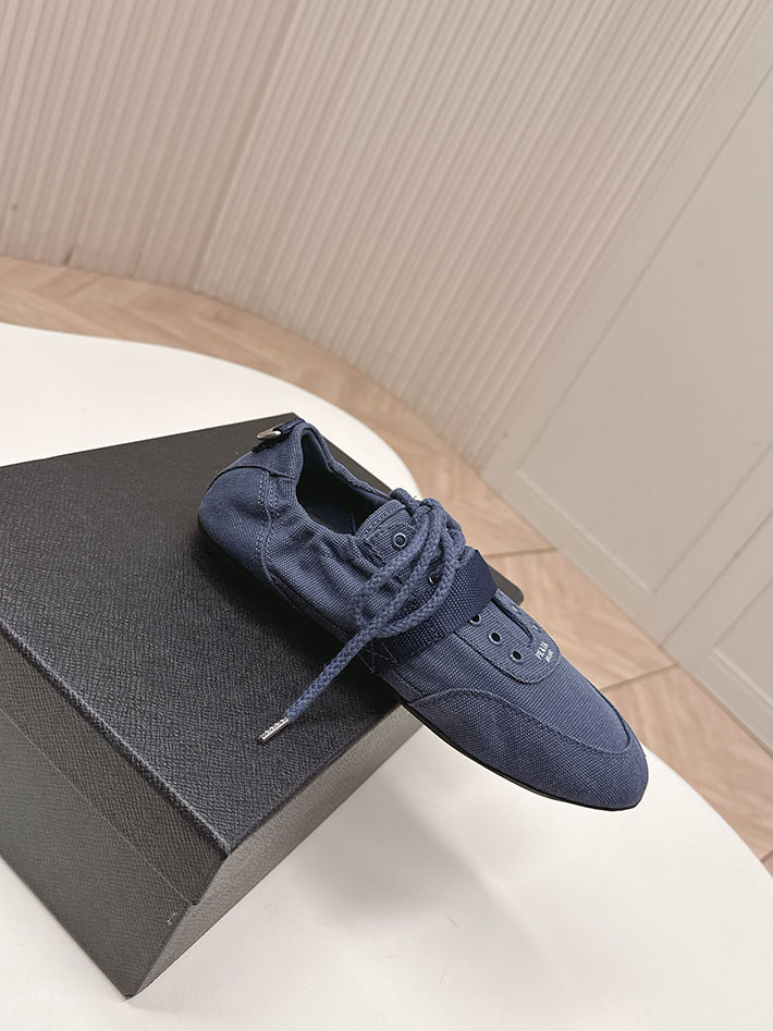 最高級プラダスーパーコピー PRADA Collapse canvas sneakers with buckled strap 2629769 プラダ バレエ シューズ アウトレット - 画像 (2)