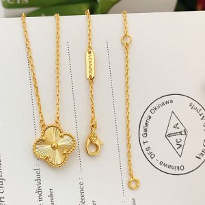 ヴァンクリーフ ネックレス 値段