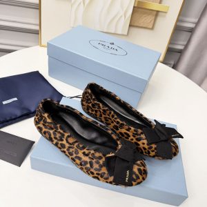 プラダ パンプス リボン