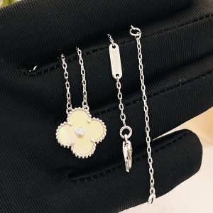 ヴァンクリーフ 流行り