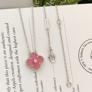 ヴァンクリーフ ネックレス ピンク