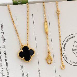 アルハンブラ オニキス 似合う人