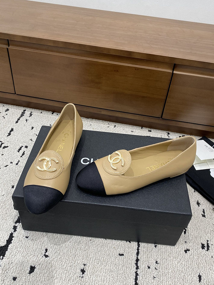 シャネル ローファー 新作