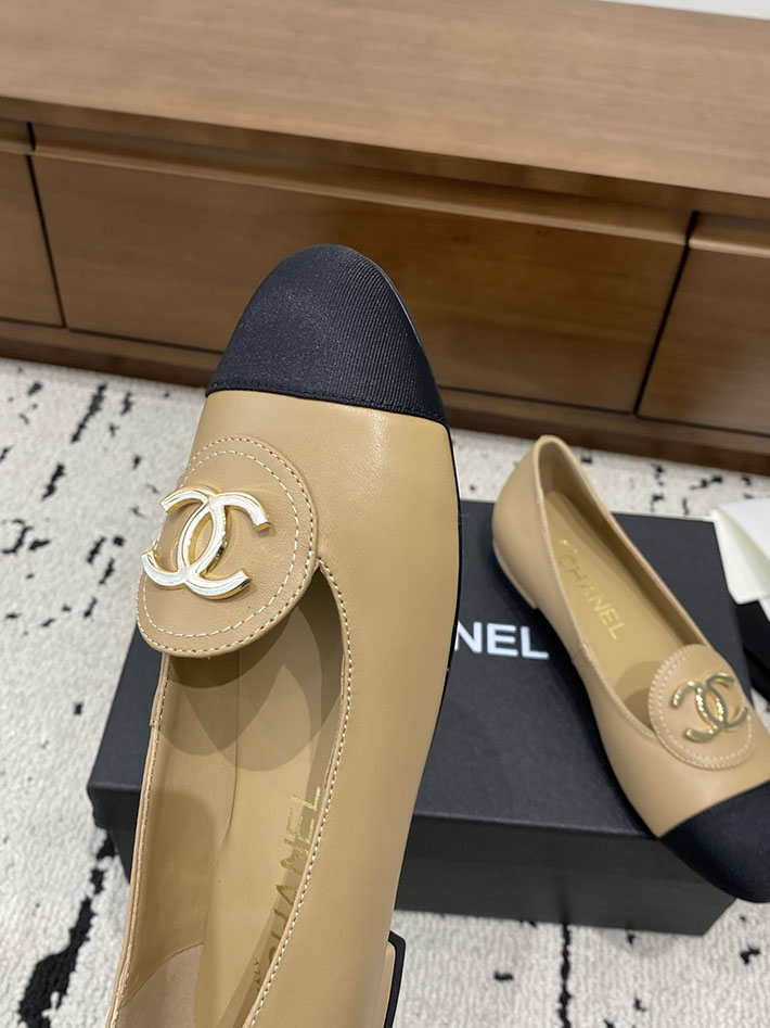 最高級シャネルスーパーコピー CHANEL 2026年春夏 新作 ローファー CCロゴ カーフスキン グログラン 2629816 シャネル ローファー 新作 - 画像 (2)