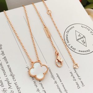 ヴァンクリーフ 白蝶貝 変色